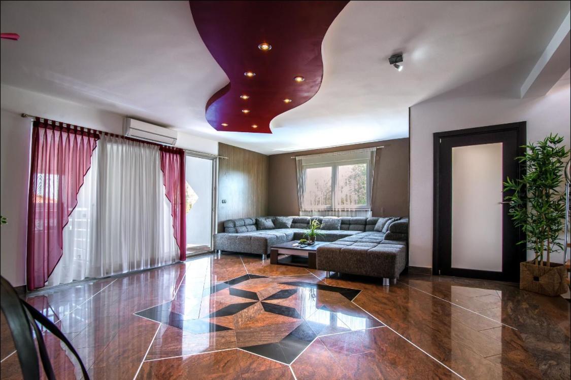 Villa Filip - Private Pool & Gym Pula Exteriér fotografie
